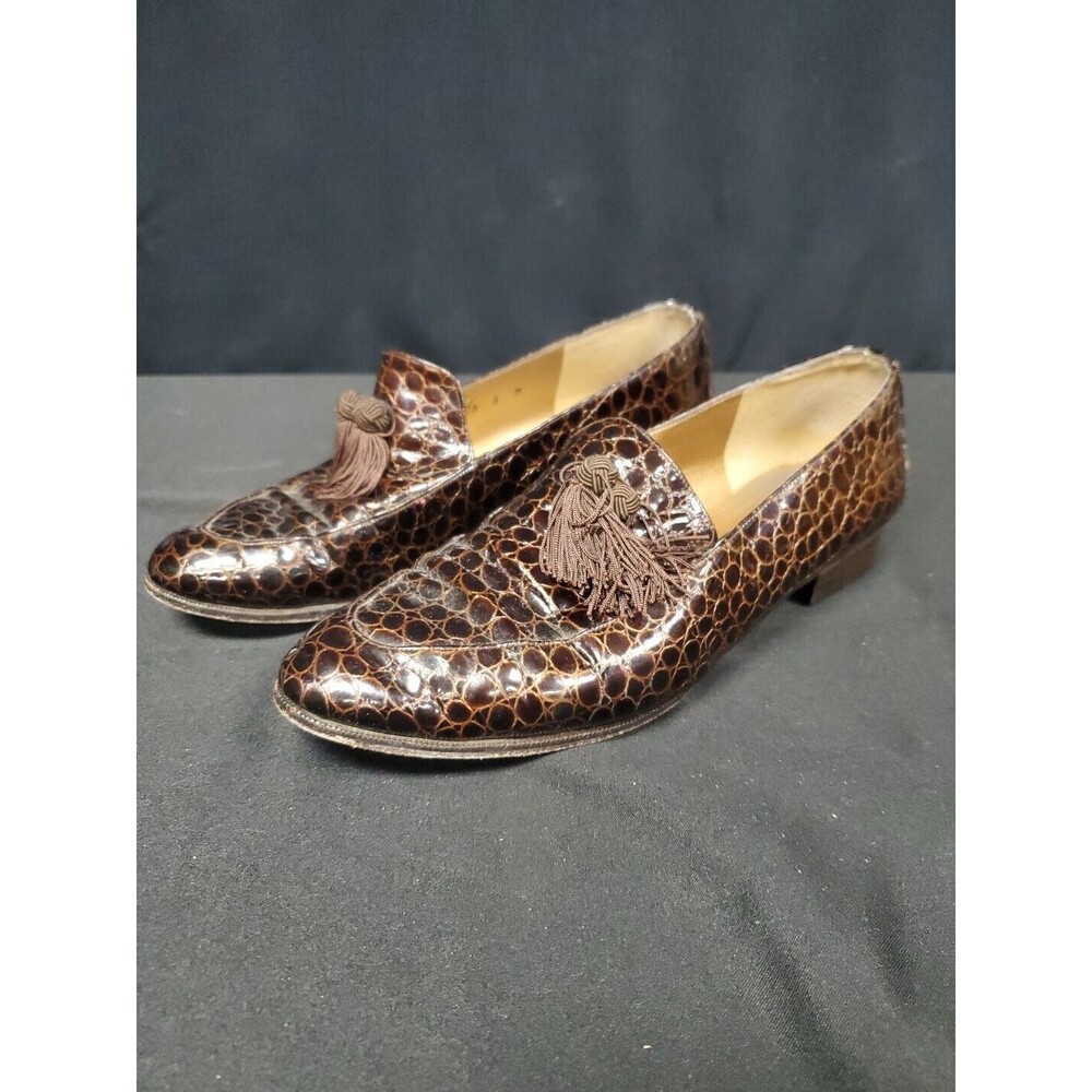 Stuart Weitzman Tassel Loafer Shoes Croc Embossed Patent Leather Brown Sz 9